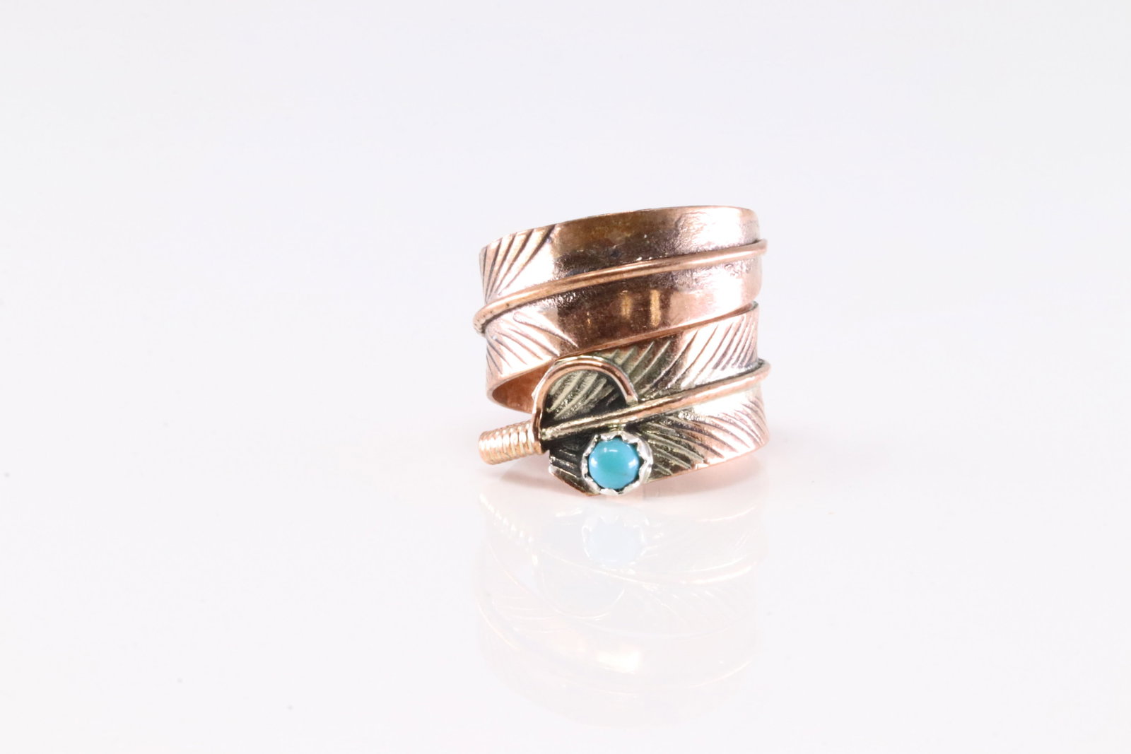 Native America Navajo Copper Turquoise Ring By D.: This is a Native America Navajo Copper Turquoise Ring By D. Ring size: 4.00.
