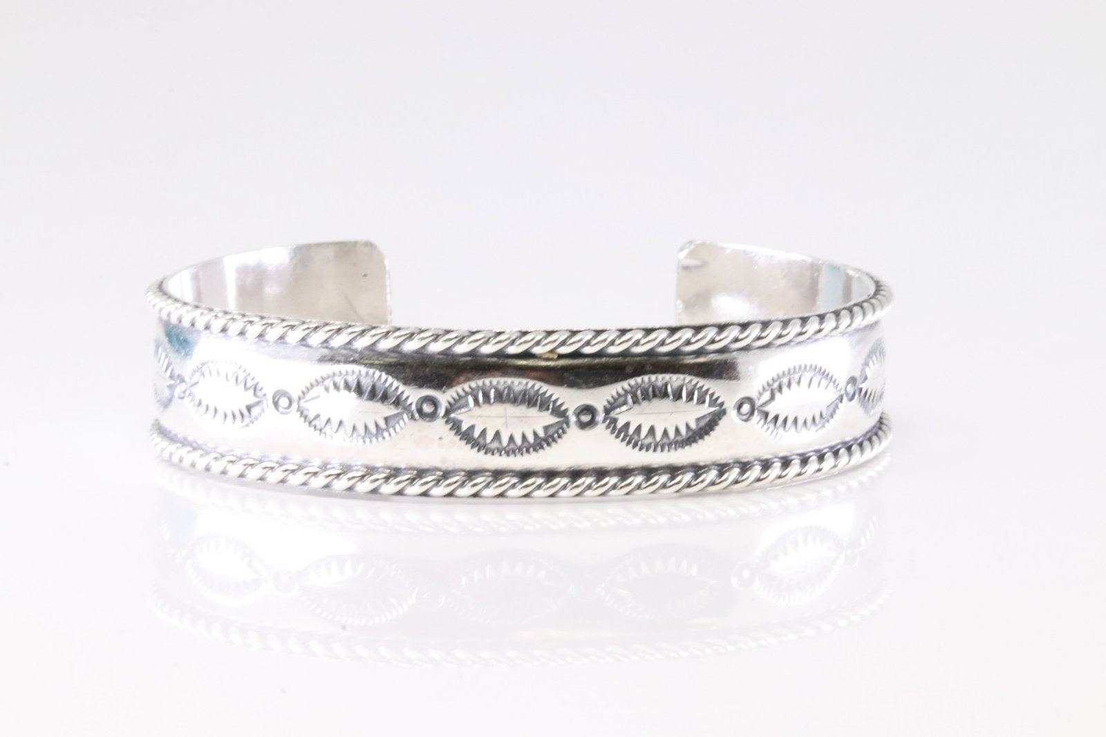 Native America Navajo Sterling Silver Stamp Design Bracelet Cuff By Jason Bahe.: This is a Native America Navajo Sterling Silver Stamp Design Bracelet Cuff By Jason Bahe. Stamp Jason B.