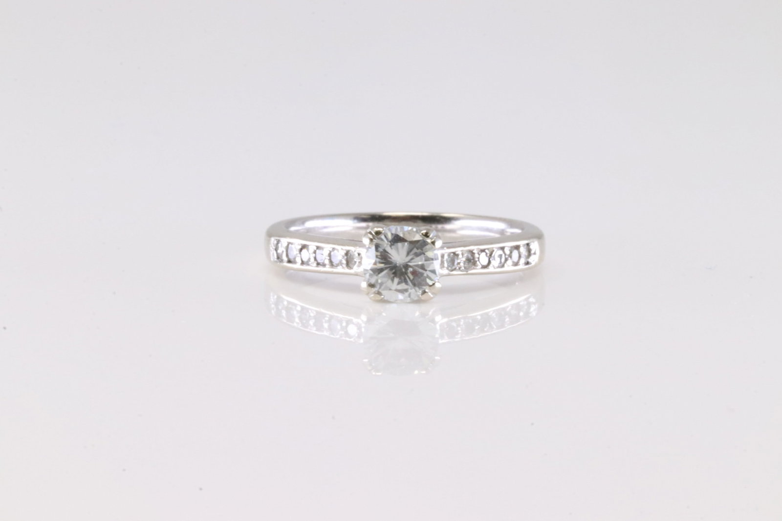Diamond Ring 14Kt.: Ladies 14Kt White Gold Diamond Ring. This Charming Ring has 13 Brilliants Diamonds. Diamonds weight approx: 0.65 ctw Ring size: 5.25. Total weight: 2.62 Grams.