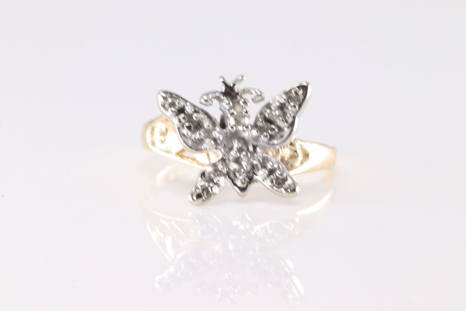 Diamond Ring 14Kt.: Ladies 14Kt Yellow Gold Diamond Ring. This Elegant Ring has A Butterfly Design With 13 Round Sparkling Diamonds. Diamond Approx Weight: 0.50ctw. Ring Size: 6.00. Total Weight: 3.40grams.