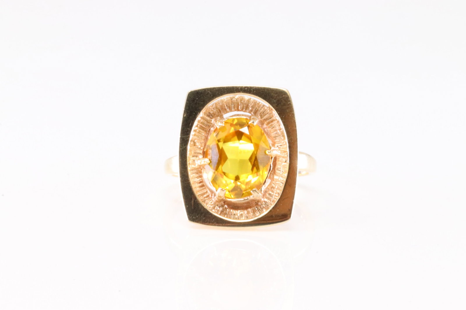 Citrine Gemstone Ring 14Kt.: Ladies 14Kt Yellow Gold Citrine Gemstone Ring. This Elegant Ring has Citrine Gemstone. Ring size: 7.00. Total weight: 4.48 Grams.