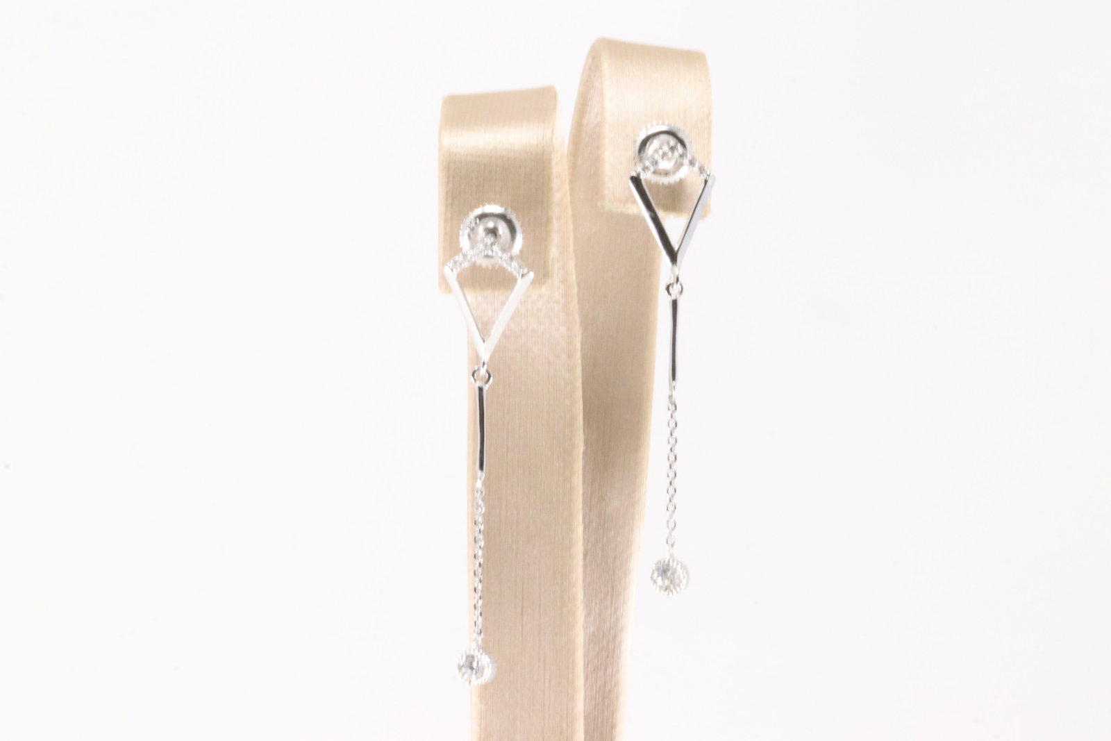 Diamond Stud / Dangling Earring 14Kt.: Ladies 14Kt White Gold Diamond Stud & Dangling Earring. This Charming Earring's has 44 Round Diamonds. Diamonds weight: 0.21ctw.