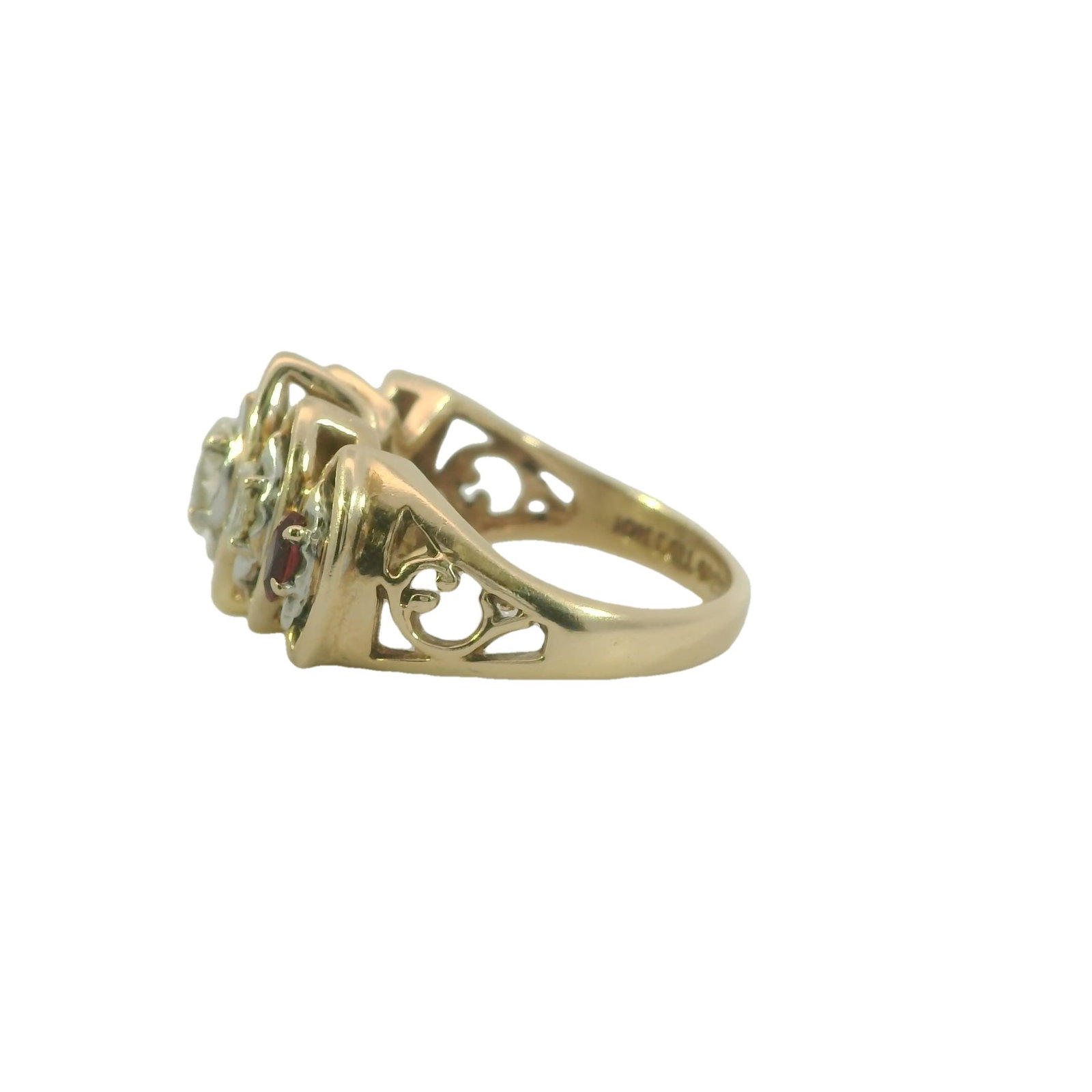 Ruby & Diamond Ring. - 2