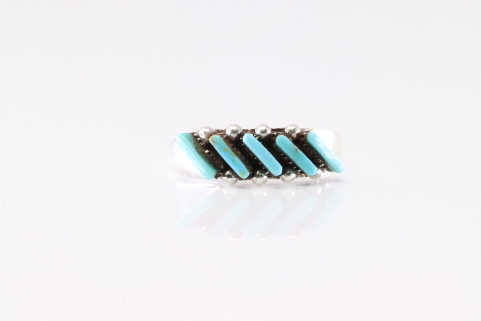 Native America Zuni Sterling Silver Turquoise Ring By LZ.: This is a Native America Zuni Sterling Silver Turquoise Ring By LZ. Stamp LZ. Ring Size: 6.00.