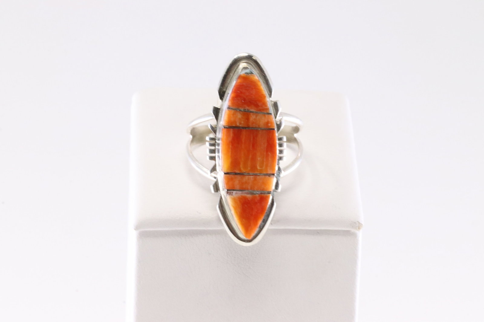Native America Navajo Sterling Silver Spiny Oyster Inlay Ring By BE. (1 of 4)