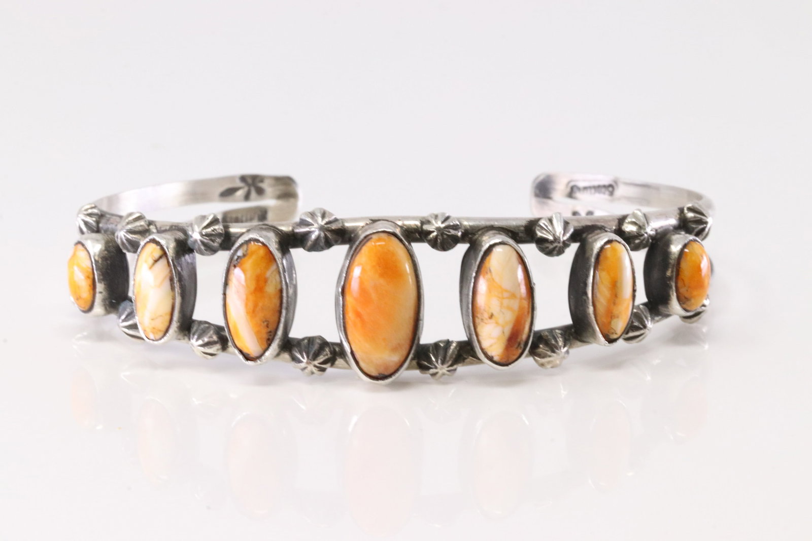 America Sterling Silver Spiny Oyster Bracelet Cuff. (1 of 4)