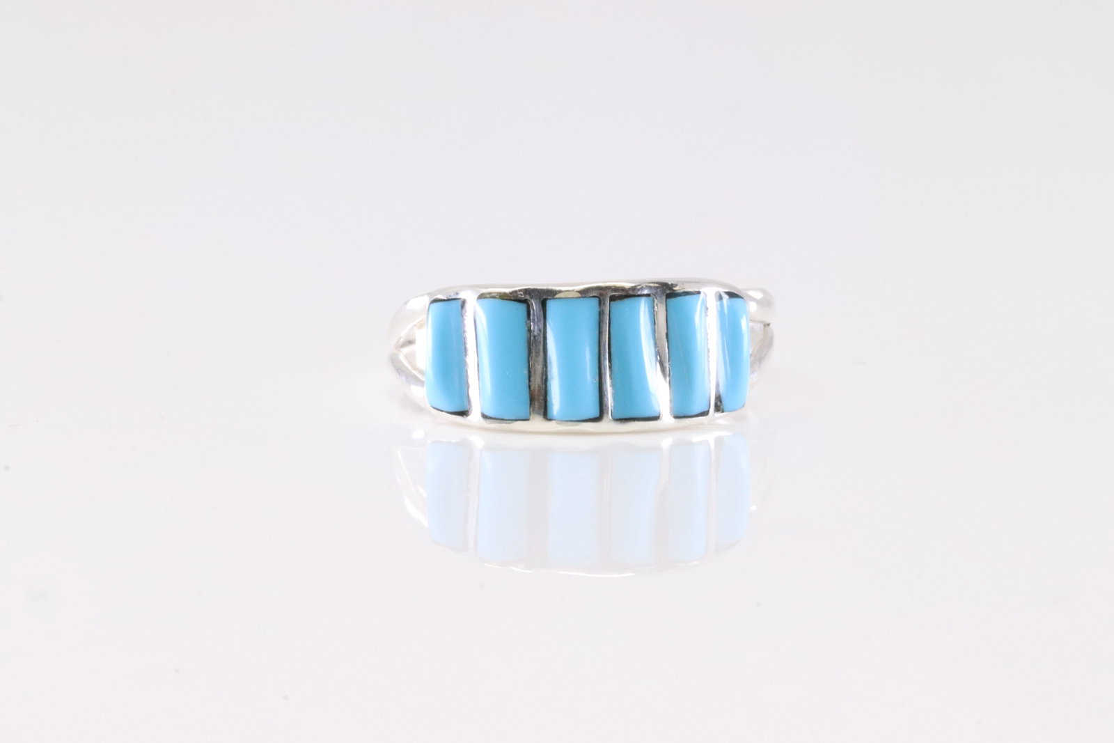 America Sterling Silver Turquoise Inlay Ring.: This is a America Sterling Silver Turquoise Inlay Ring. Ring Size: 8.50.