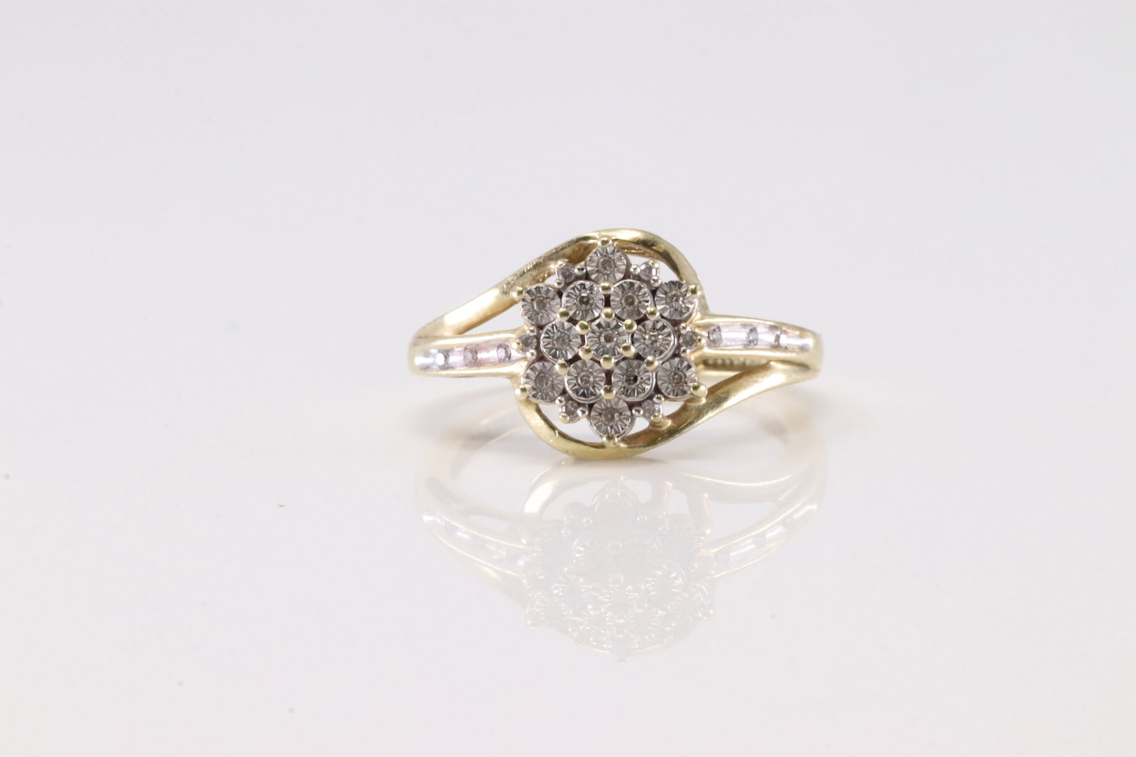 Diamond Ring 10Kt. (1 of 4)