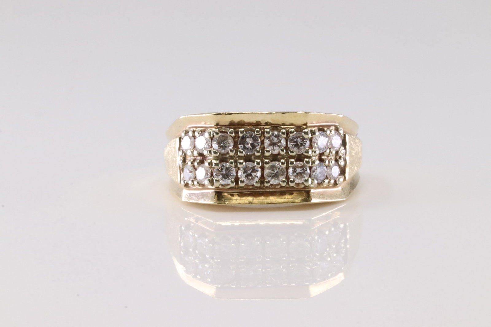 Diamond Ring 14Kt.: Ladies 14Kt Yelllow Gold Diamond Ring. This Charming Ring has 16 Round Sparkling Diamonds. Diamond Approx Weight: 1.00ctw. Ring Size: 10.00. Total Weight: 7.50 Grams.