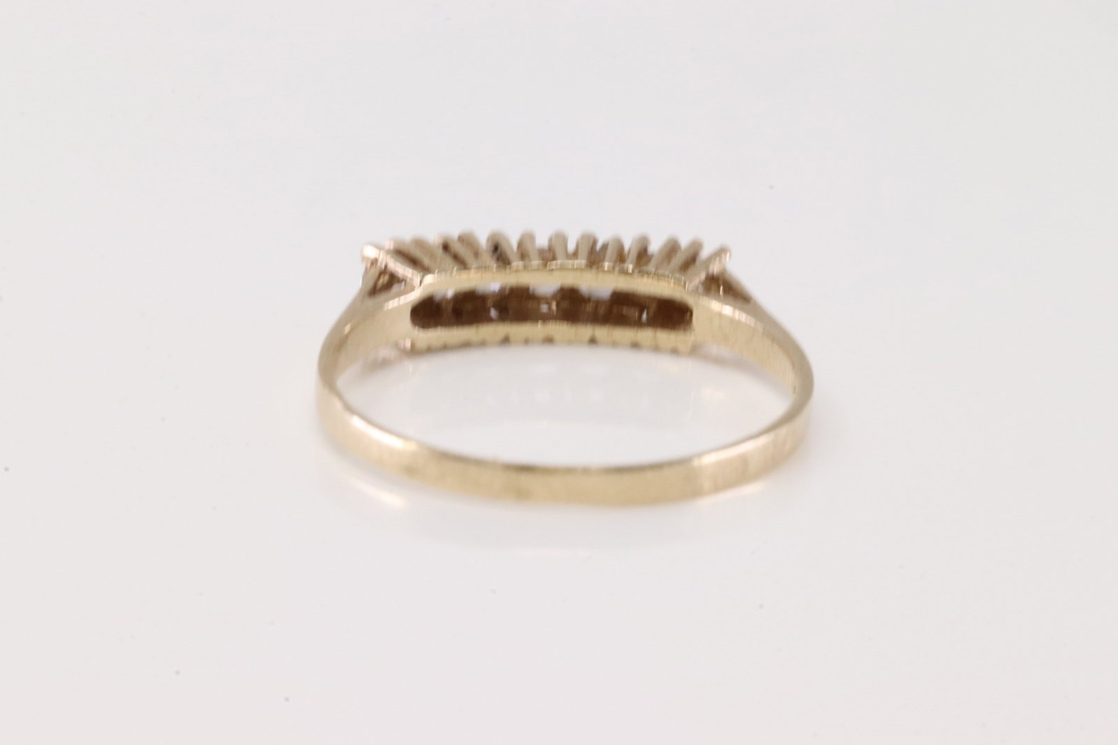 Diamond Ring 10Kt. - 4