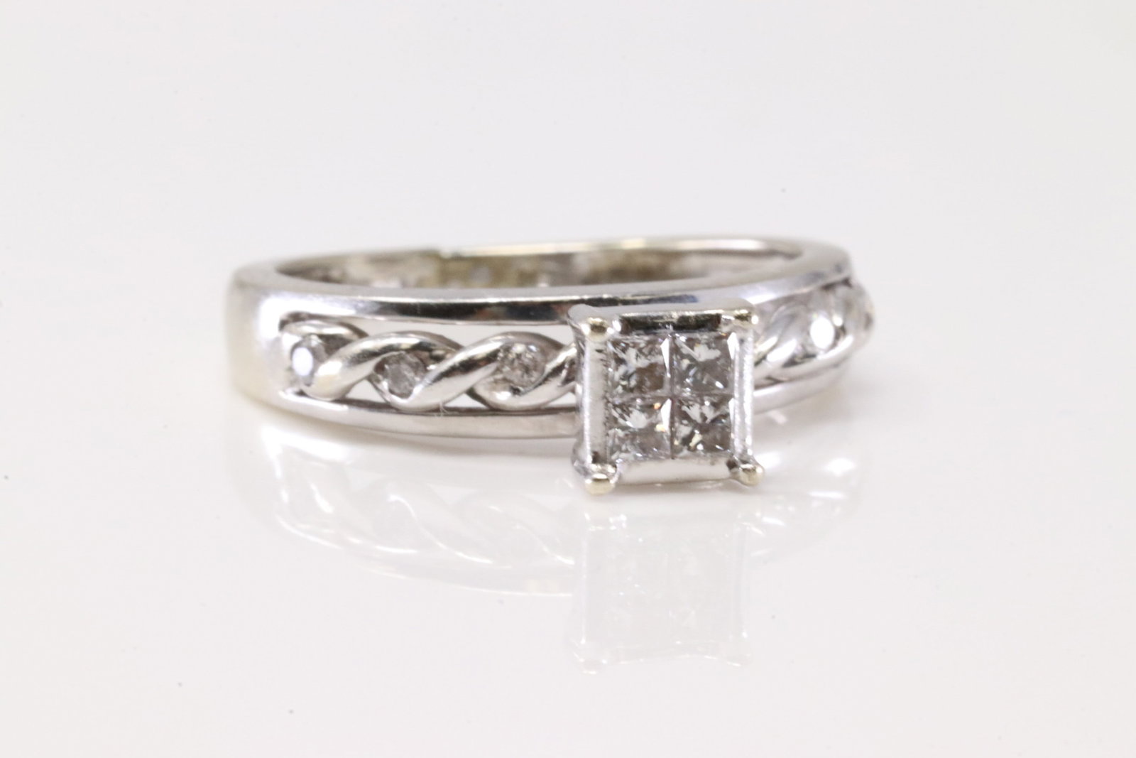 Diamond Ring 14Kt. - 2