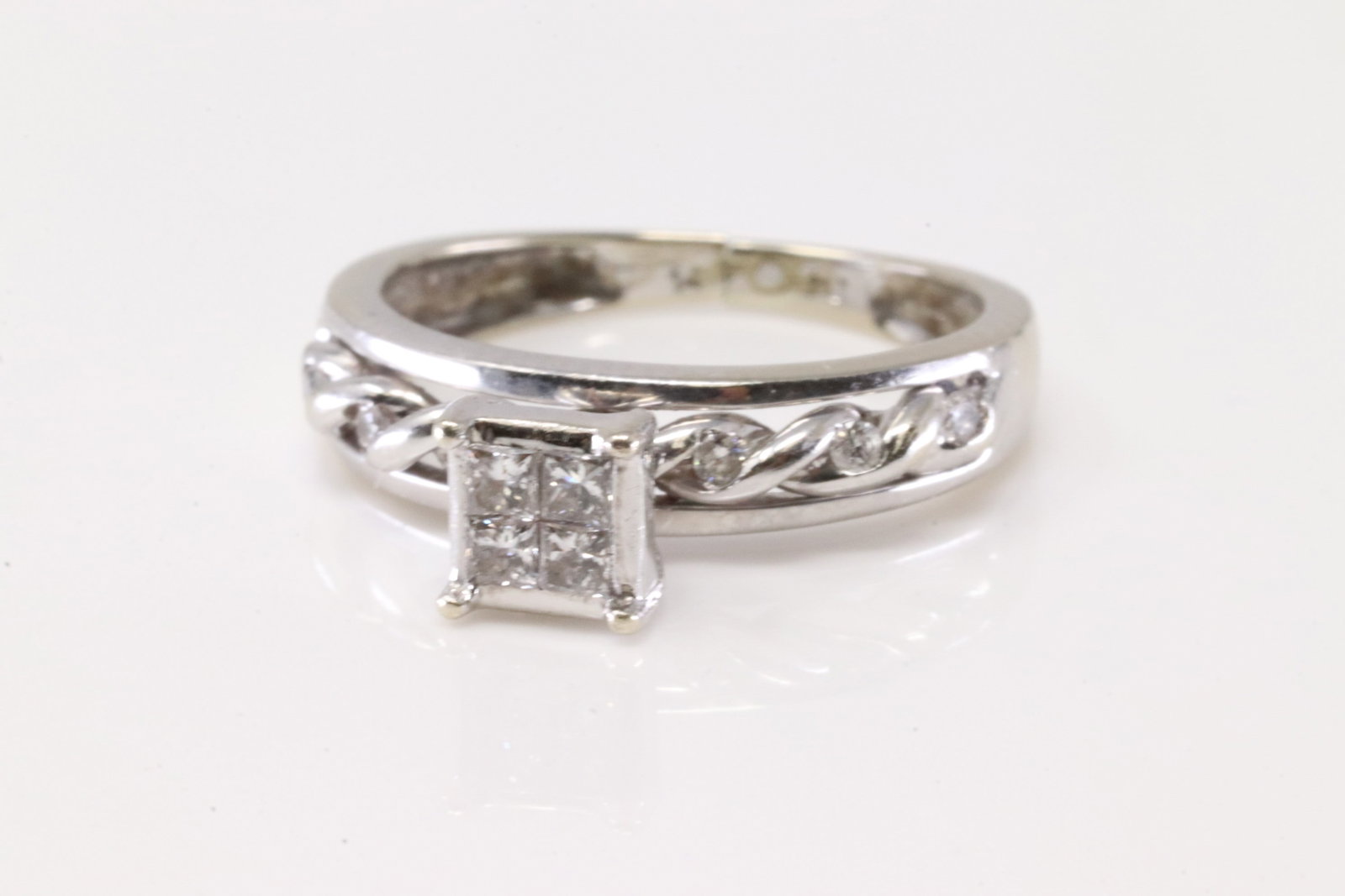 Diamond Ring 14Kt. - 3