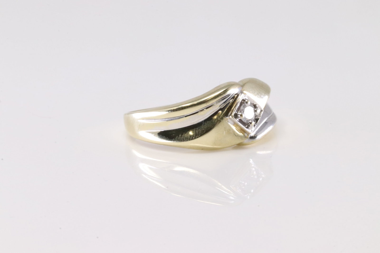 Diamond Ring 10Kt. - 2