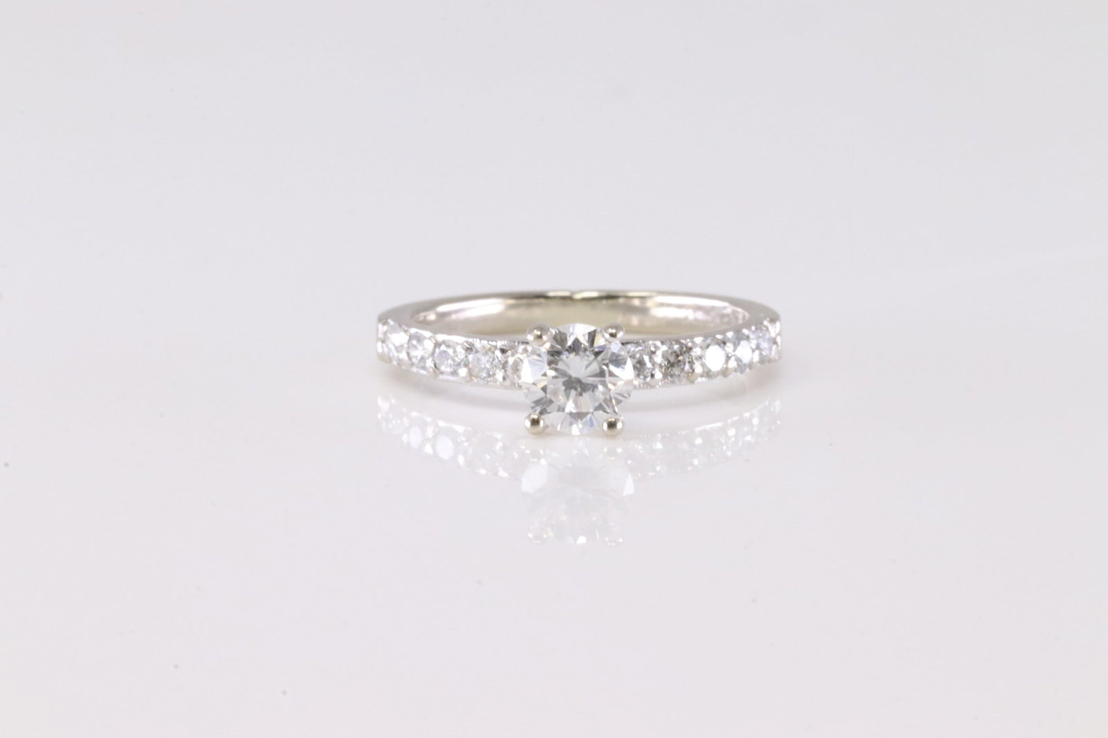 Elegant Diamond Ring 14Kt.: Ladies 14Kt White Gold Diamond Ring. This Elegant Ring has Brilliants Round Diamonds. Diamonds weight approx: 0.85ctw. Ring size: 4.00. Total weight: 2.00 Grams.