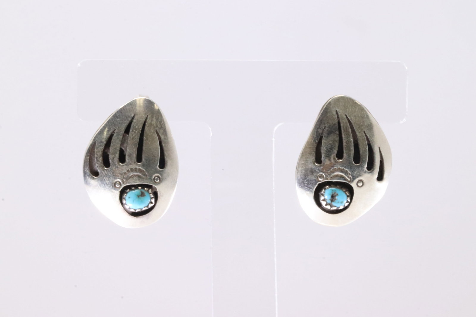 Native America Navajo Sterling Silver Bear Paw Turquoise Post Earring's By Ervin Begay.: This is a Native America Navajo Sterling Silver Bear Paw Turquoise Post Earring's By Ervin Begay. Stamp B.