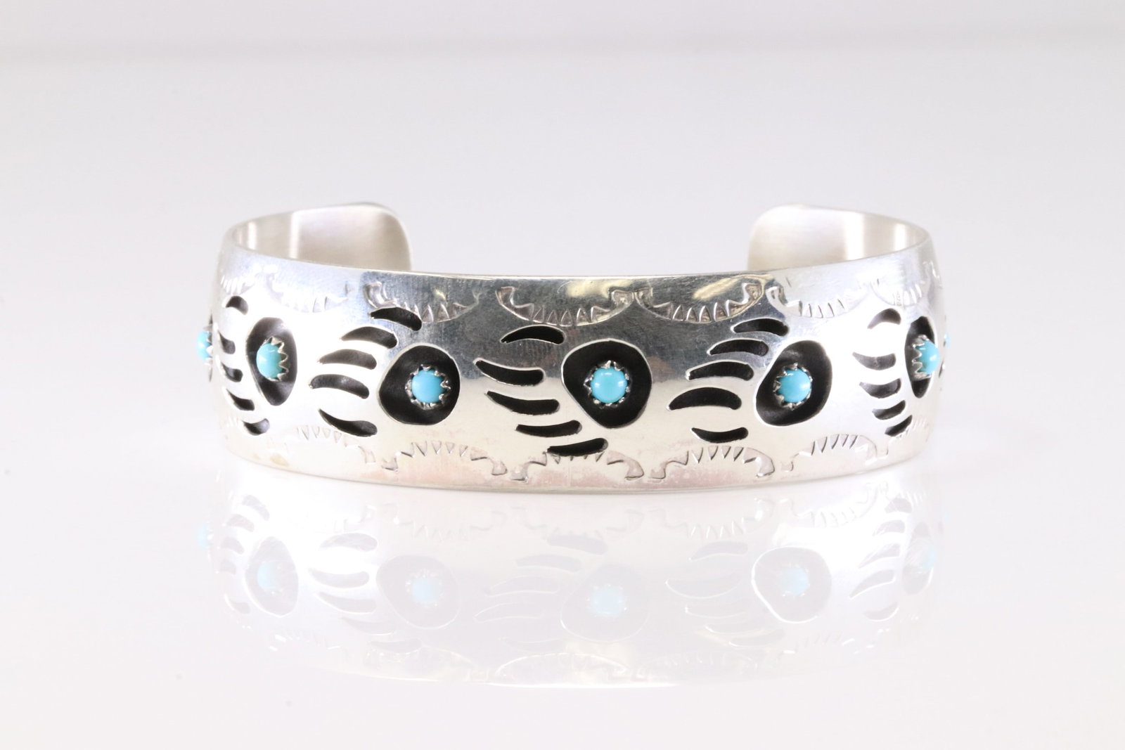Native America Navajo Sterling Silver Bear Paw Kingman Turquoise Bracelet Cuff By Pearlene Spencer. (1 of 4)