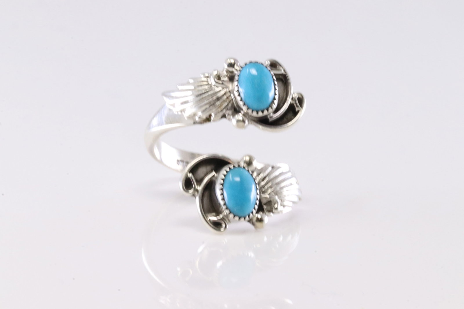 America Sterling Silver Turquoise Ring.: This is a America Sterling Silver Turquoise Ring. Ring Size: 8.00.