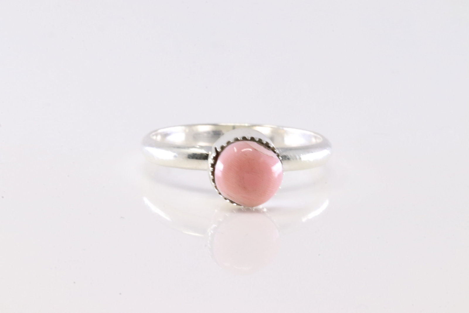 America Sterling Silver Pink Conch Ring. (1 of 4)