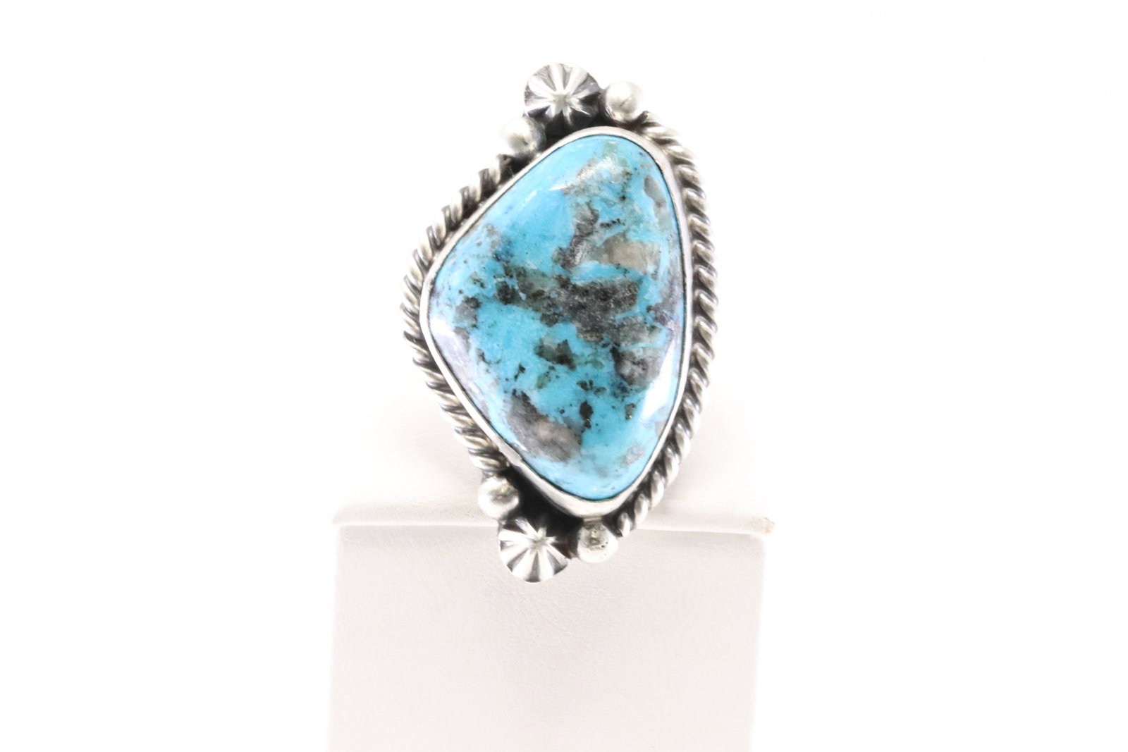 Native America Navajo Sterling Silver Turquoise Ring By Dixon.: This is a Native America Navajo Sterling Silver Turquoise Ring By Dixon. Stamp Dixon. Ring Size: 7.00.