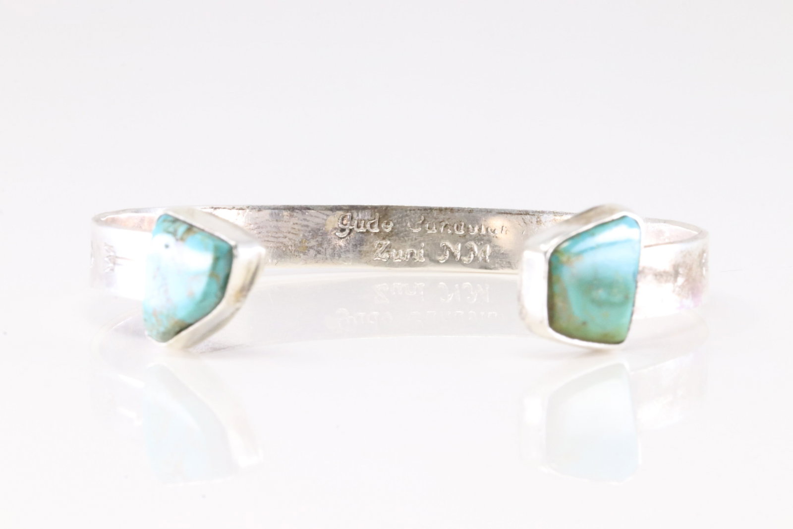 Native America Zuni Sterling Silver Turquoise Bracelet Cuff By Jude Candelaria.: This is a Native America Zuni Sterling Silver Turquoise Bracelet Cuff By Jude Candelaria. Stamp Jude Candelaria.