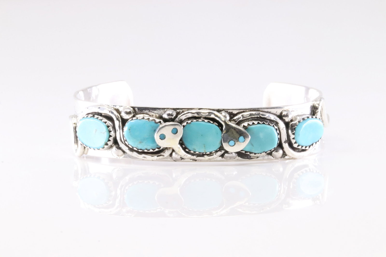 Native America Zuni Sterling Silver Turquoise Bracelet Cuff By Effie C.: This is a Native America Zuni Sterling Silver Turquoise Bracelet Cuff By Effie C. Stamp Effie C.