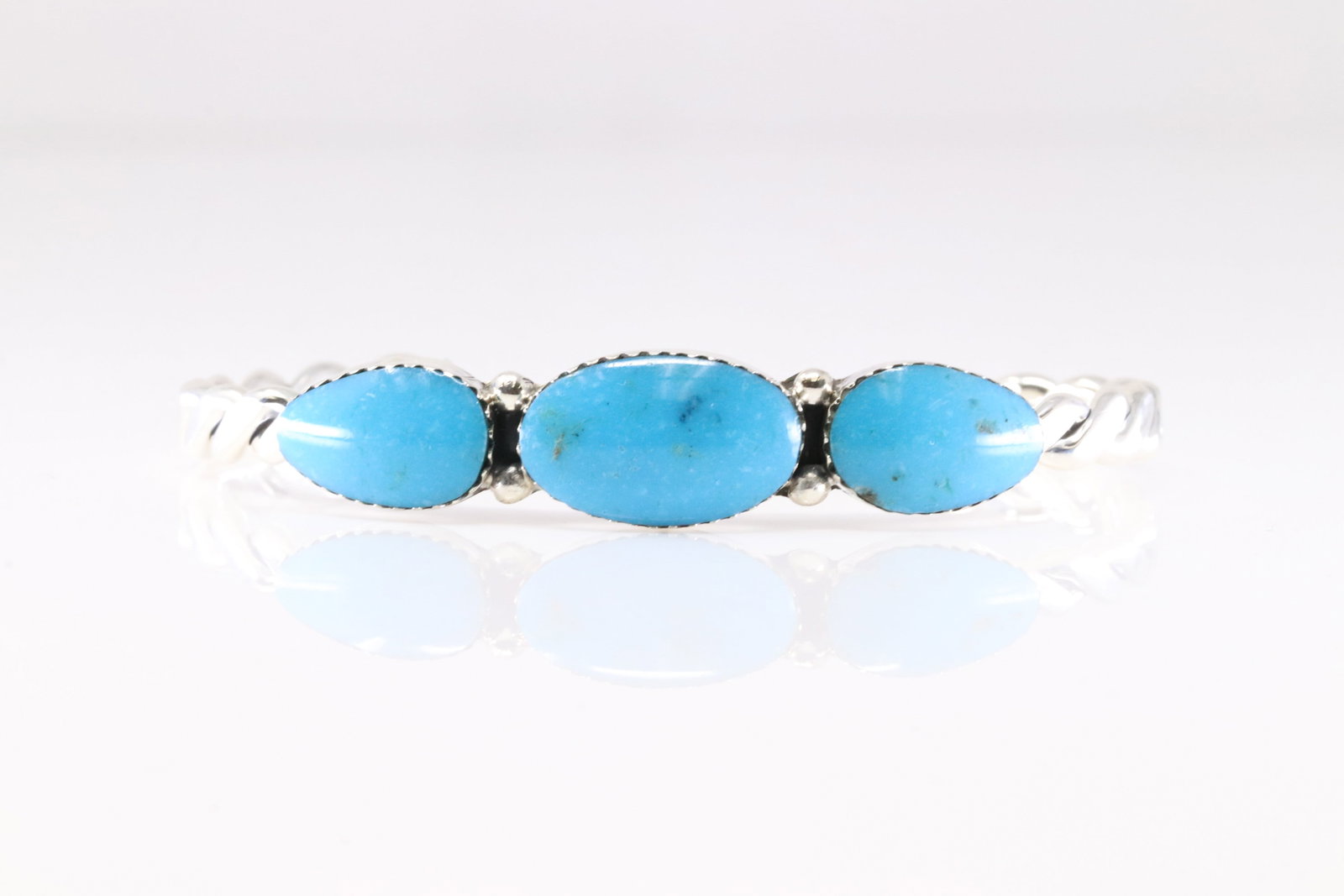 America Sterling Silver Turquoise Bracelet Cuff. (1 of 4)