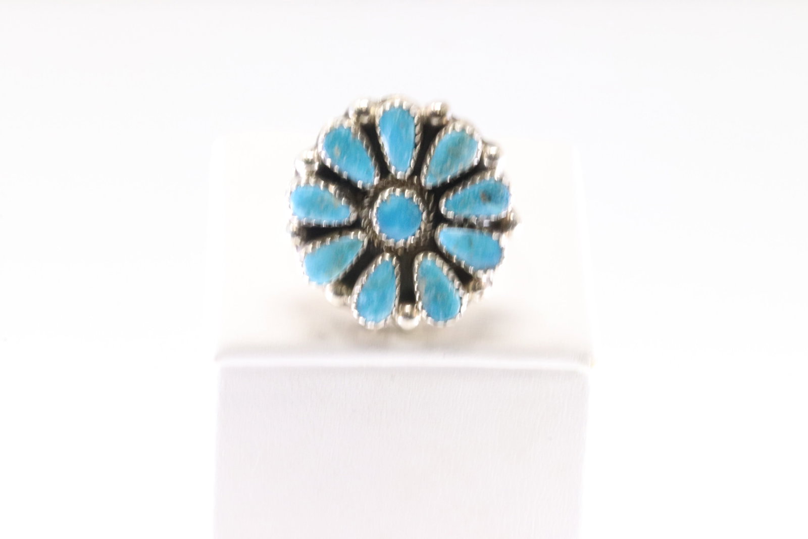 Native America Zuni Sterling Silver Kingman Turquoise Ring By AJW.: This is a Native America Zuni Sterling Silver Kingman Turquoise Ring By AJW. Stamp AJW. Ring Size: 6.50.