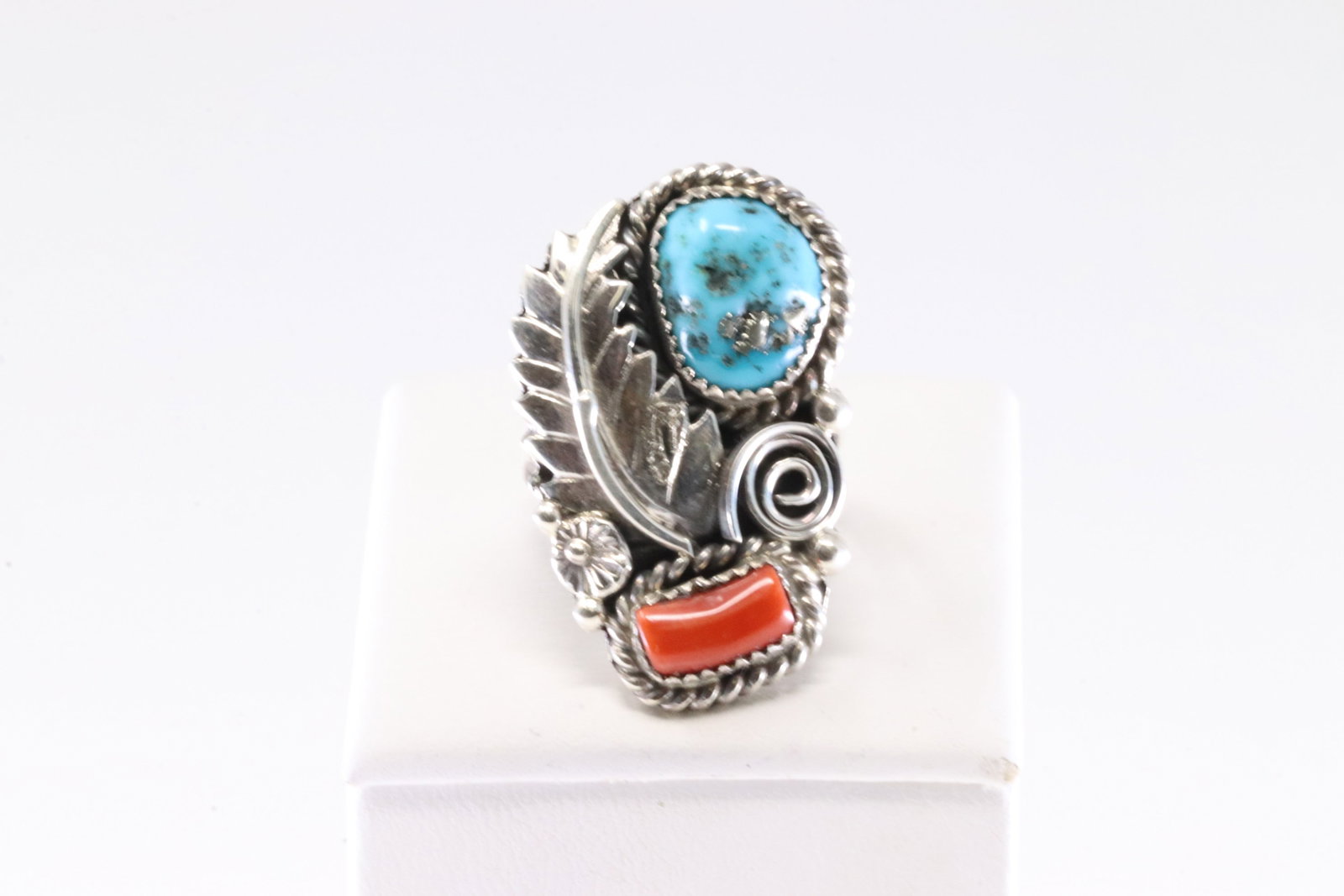 Native America Navajo Sterling Silver Coral & Turquoise Ring By L.Spencer.: This is a Native America Navajo Sterling Silver Coral & Turquoise Ring By L.Spencer. Ring size: 6.25.