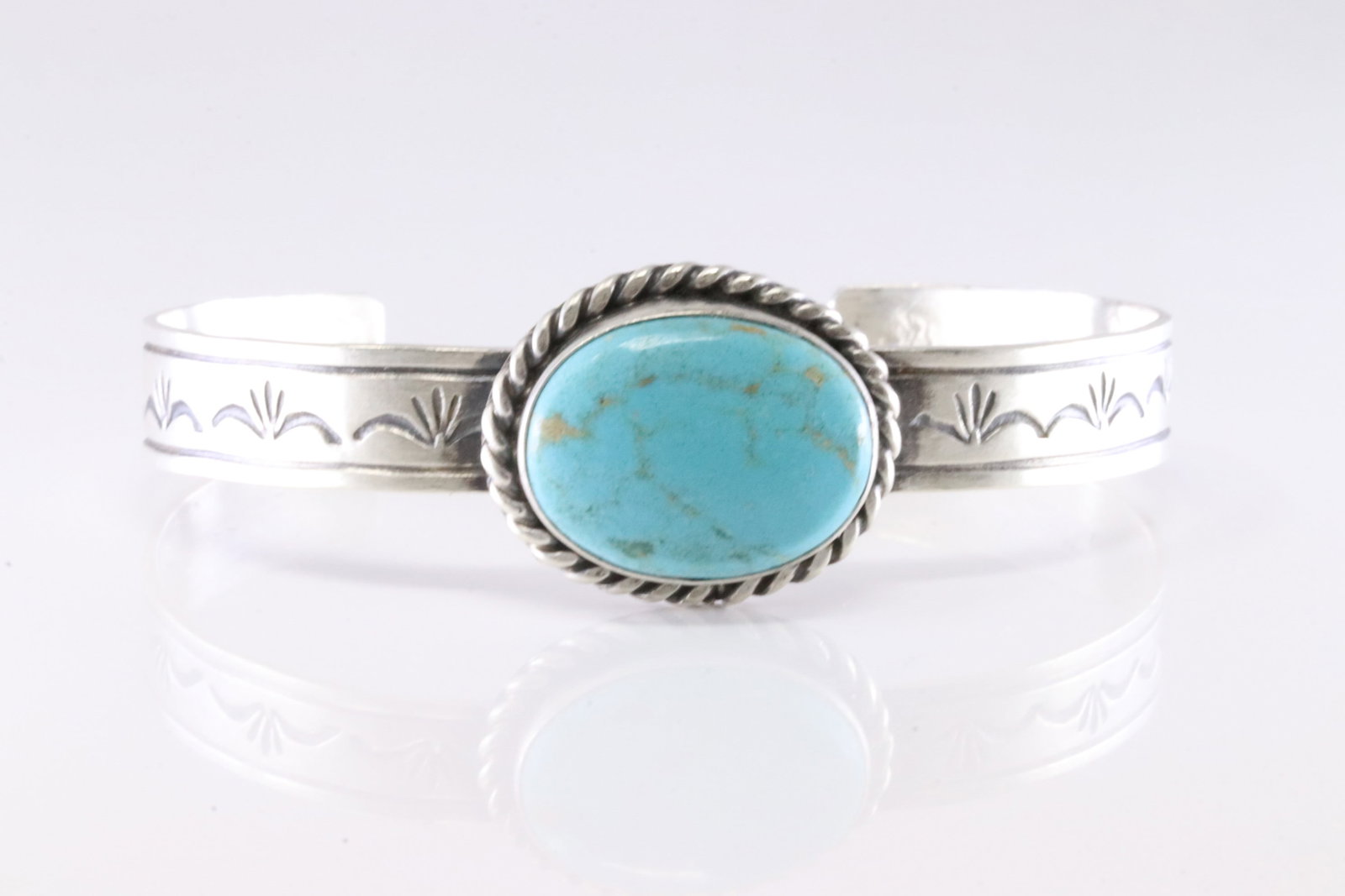 Native America Navajo Sterling Silver Kingman Turquoise Bracelet Cuff By Rick Enriquez.: This is a Native America Navajo Sterling Silver Kingman Turquoise Bracelet Cuff By Rick Enriquez. Stamp RE.