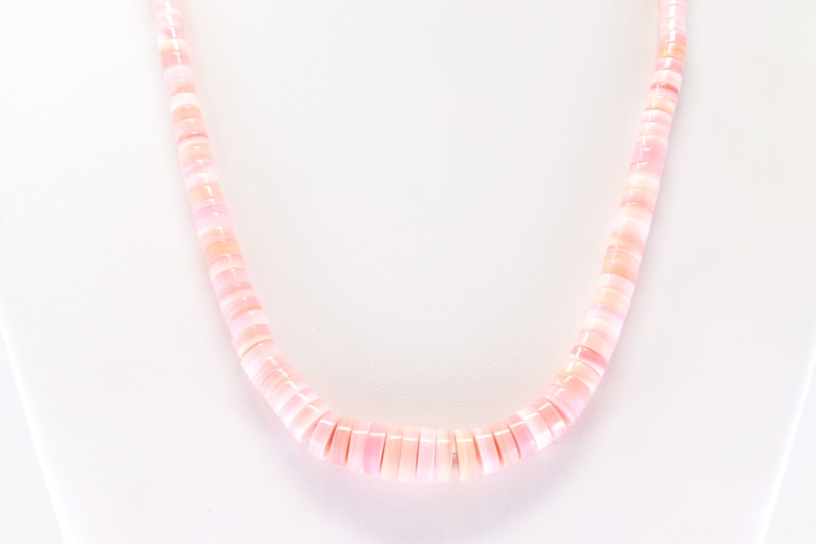 America Sterling Silver Pink Conch Necklace.: This is a America Sterling Silver Pink Conch Necklace. Necklace Length: 18.00.