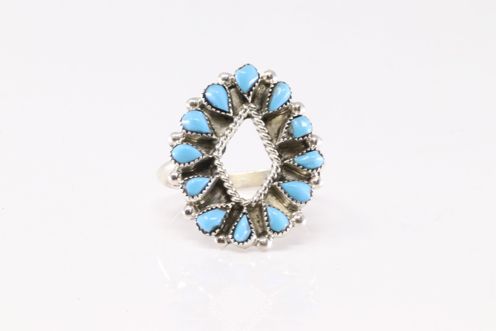 America Sterling Silver Turquoise Ring.: This is a America Sterling Silver Turquoise Ring. Ring Size: 6.50.