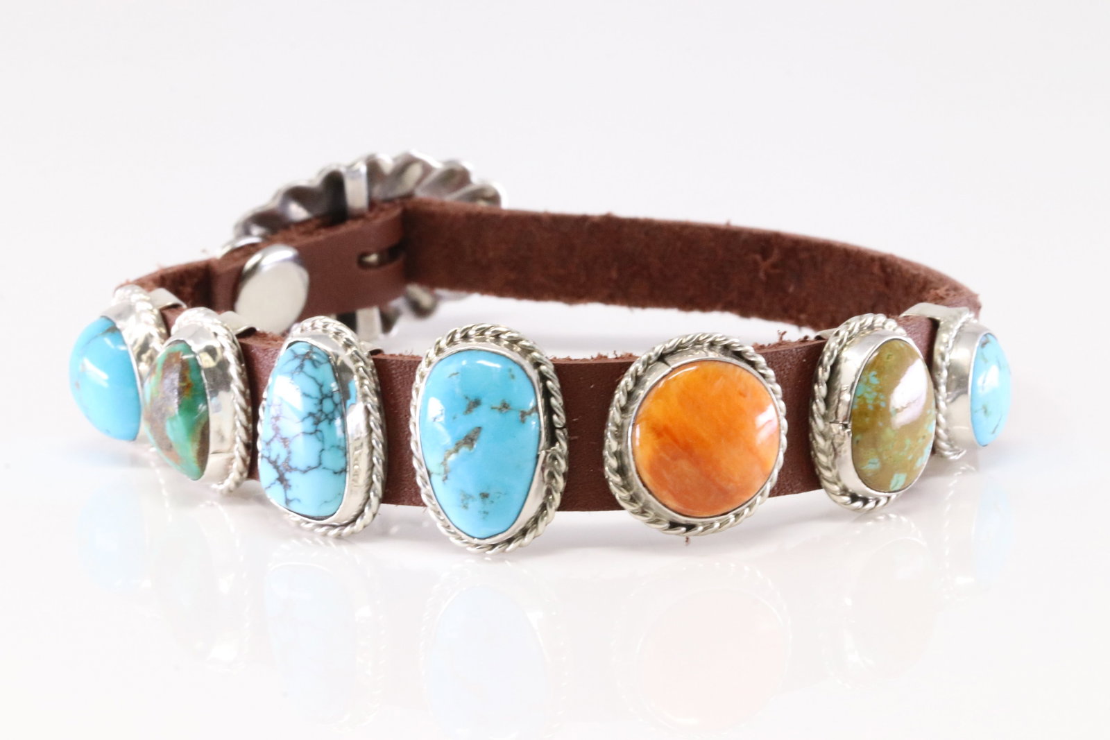 Native America Navajo Sterling Silver Spiny Oyster & Turquoise Leather Bracelet By M.: This is a Native America Navajo Sterling Silver Spiny Oyster & Turquoise Leather Bracelet By M. Bracelet length: 10.00"