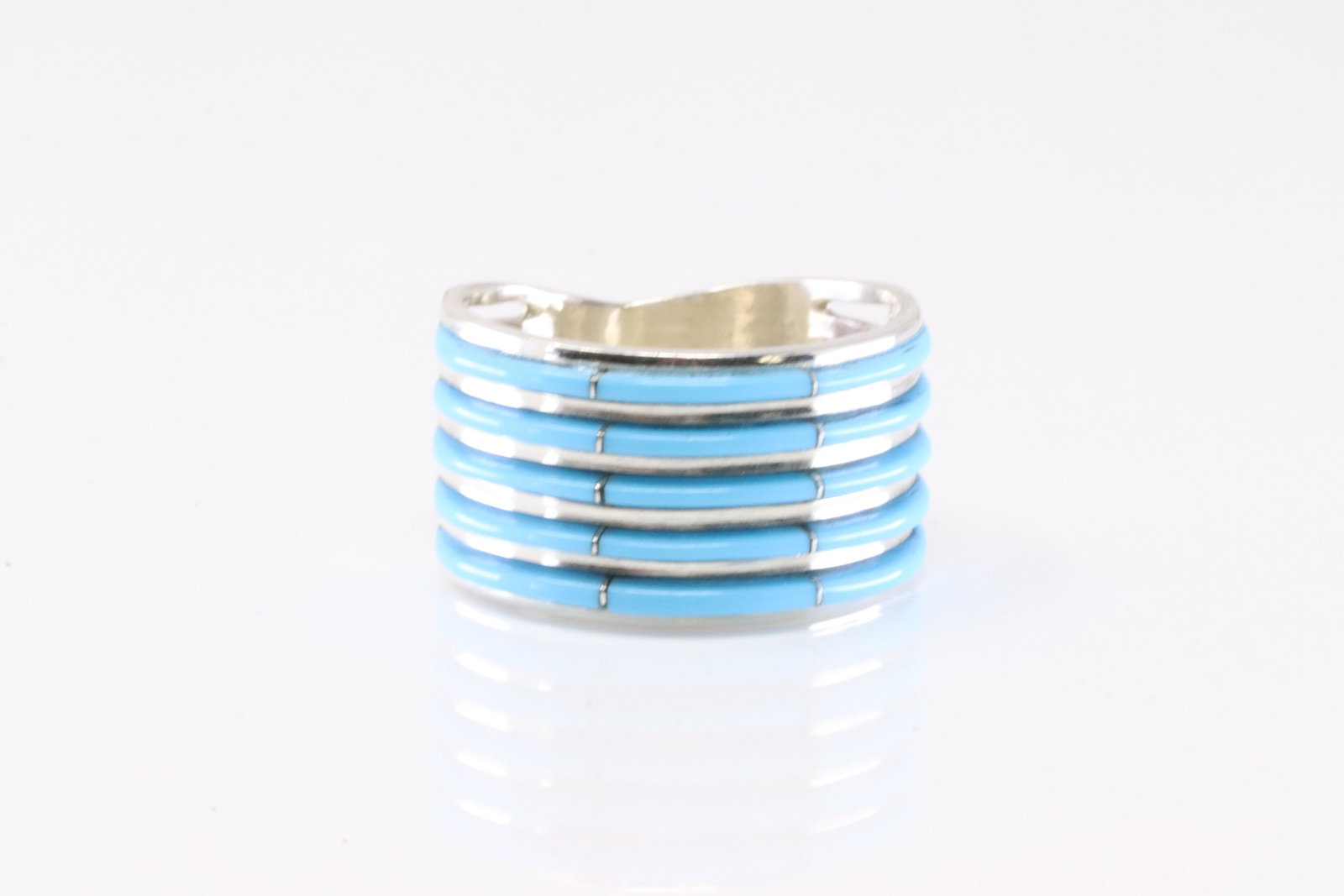 America Sterling Silver Turquoise Ring.: This is a America Sterling Silver Turquoise Ring. Ring Size: 7.50.