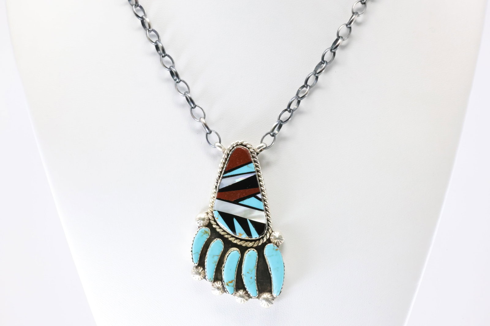 Native America Navajo Sterling Silver Multi-Color Bear Paw Necklace By Ben Livingston.: This is a Native America Navajo Sterling Silver Multi-Color Bear Paw Necklace By Ben Livingston. Stamp BL. Necklace Length: 16.00.