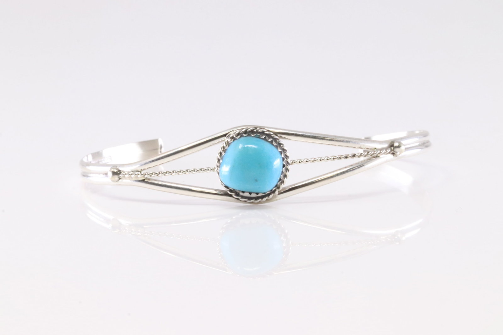 America Sterling Silver Turquoise Bracelet Cuff.: This is a America Sterling Silver Turquoise Bracelet Cuff.