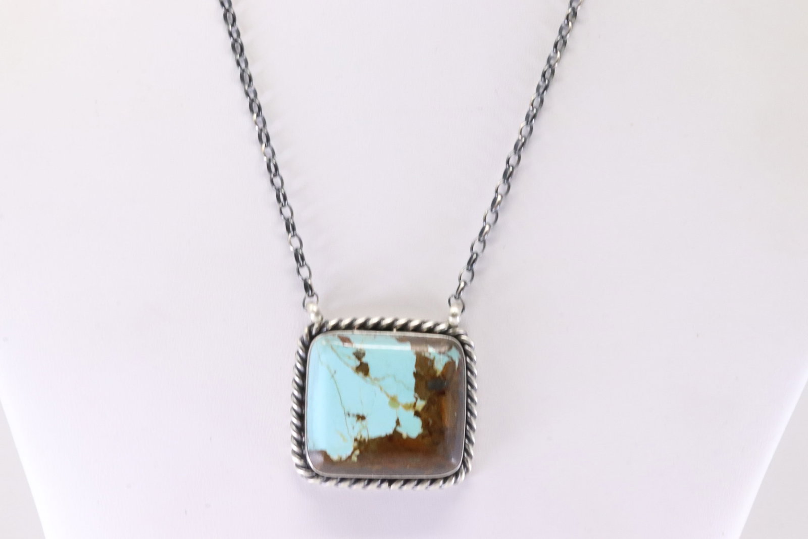 Native American Navajo Sterling Silver Kingman Turquoise Necklace By AL.: This is a Native American Navajo Sterling Silver Kingman Turquoise Necklace By AL. Stamp AL. Necklace Length: 16.00.