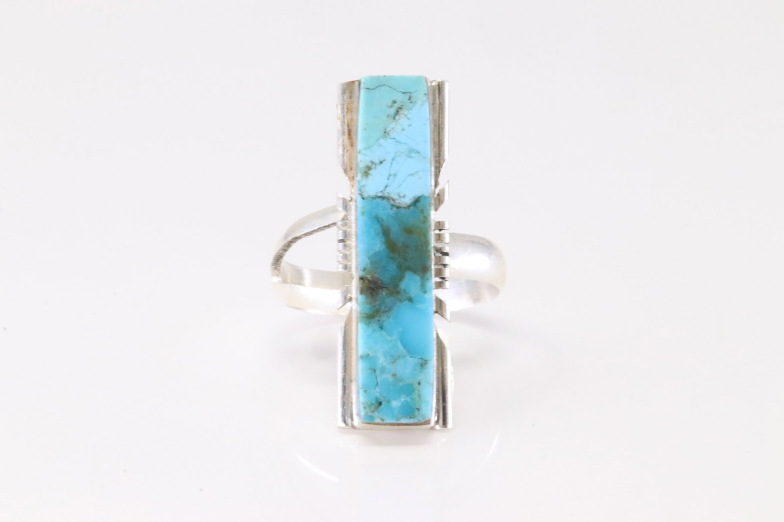 Native American Navajo Sterling Silver Turquoise Ring By BE.: This is a Native American Navajo Sterling Silver Turquoise Ring By BE. Stamp BE. Ring Size: 10.00.