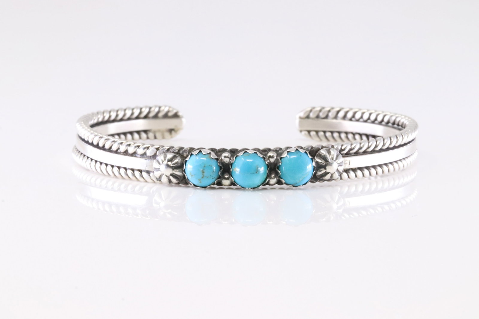 Native America Navajo Sterling Silver Turquoise Bracelet Cuff. By R.King.: This is a Native America Navajo Sterling Silver Turquoise Bracelet Cuff. By R.King.