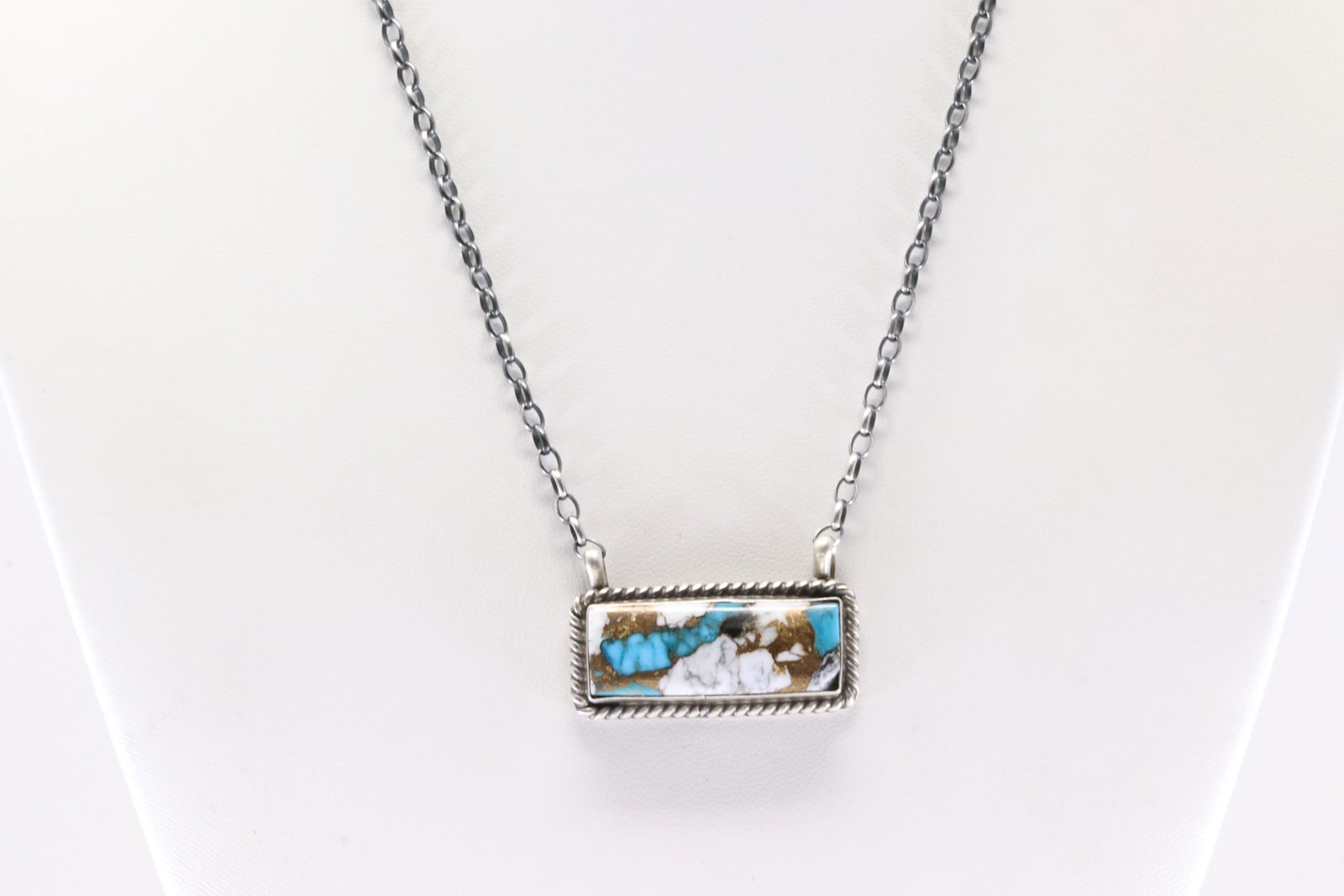 Native America Navajo Sterling Silver Turquoise Compressed Necklace By Johnny Dixon.: This is a Native America Navajo Sterling Silver Turquoise Compressed Necklace By Johnny Dixon. Necklace length: 16.00"