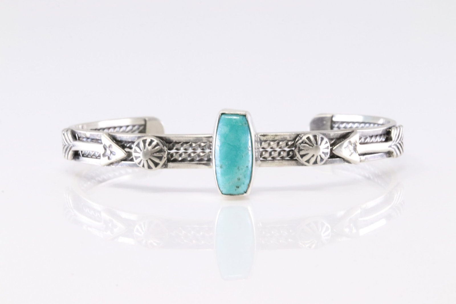 America Sterling Silver Turquoise Bracelet Cuff.: This is a America Sterling Silver Turquoise Bracelet Cuff.