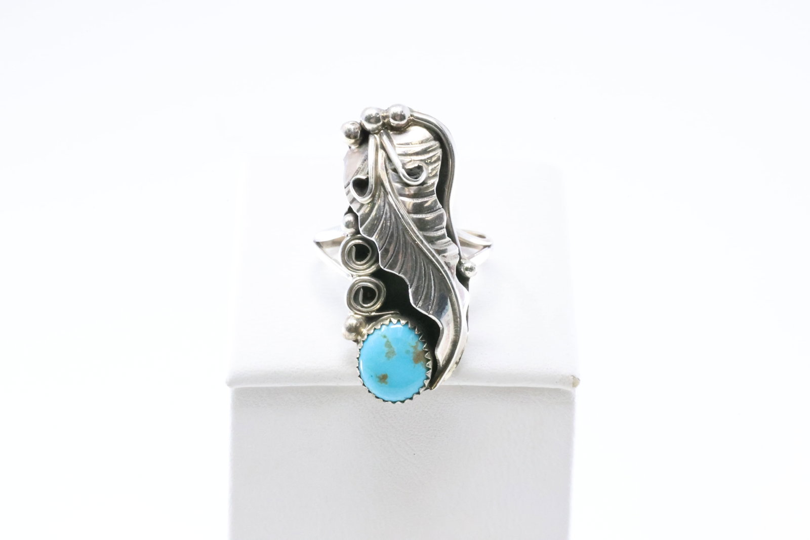 Native America Navajo Sterling Silver Turquoise Feather Ring By H.: This is a Native America Navajo Sterling Silver Turquoise Feather Ring By H. Stamp H. Ring Size: 8.00.