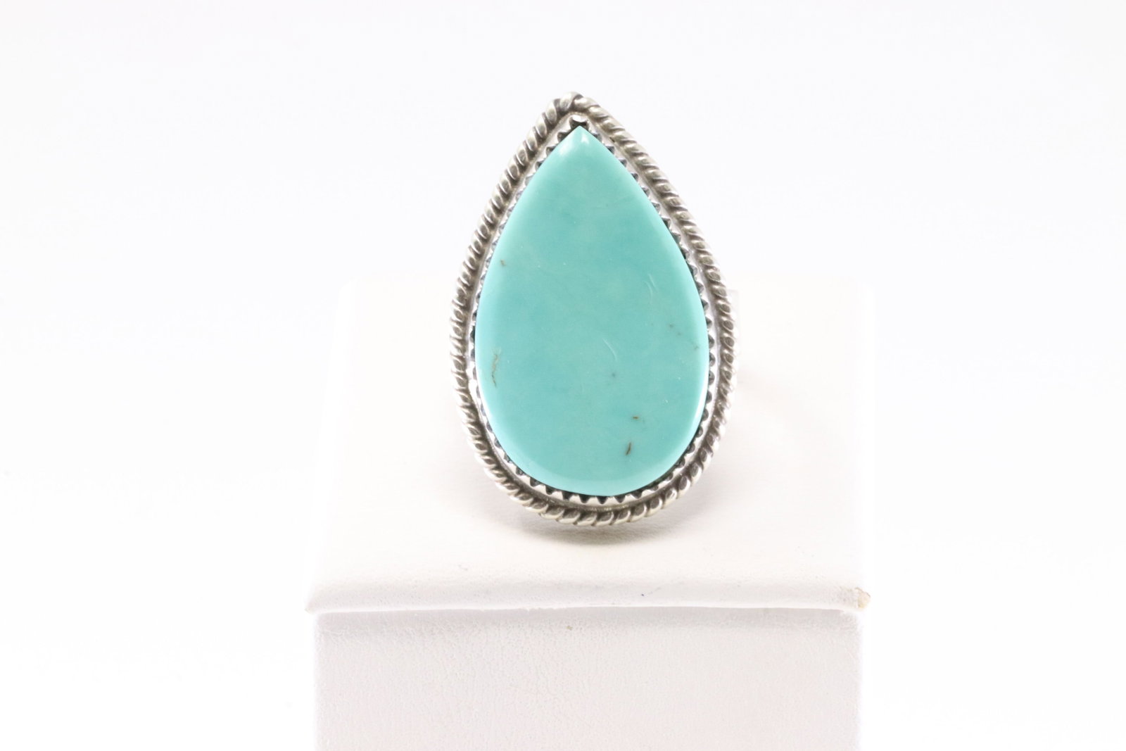 Native America Navajo Sterling Silver Turquoise Ring By Selina Warner.: This is a Native America Navajo Sterling Silver Turquoise Ring By Selina Warner. Stamp SW. Ring Size: 8.50.