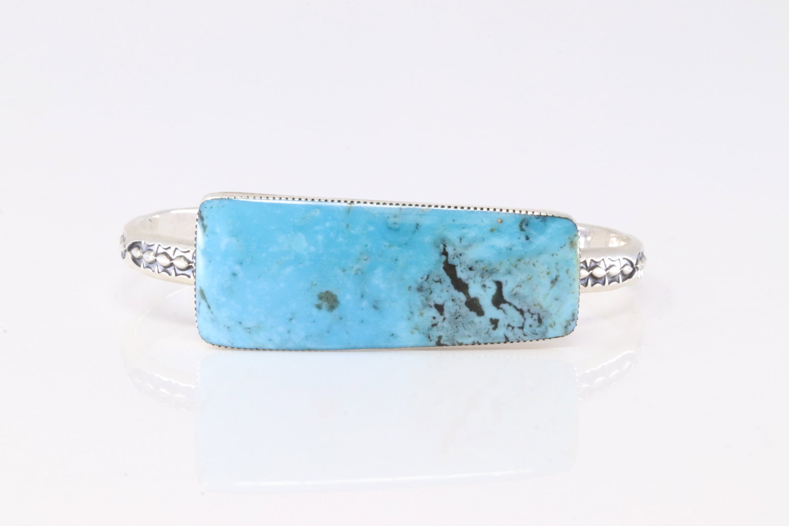 Native America Navajo Sterling Silver Turquoise Bracelet Cuff.: This is a Native America Navajo Sterling Silver Turquoise Bracelet Cuff.
