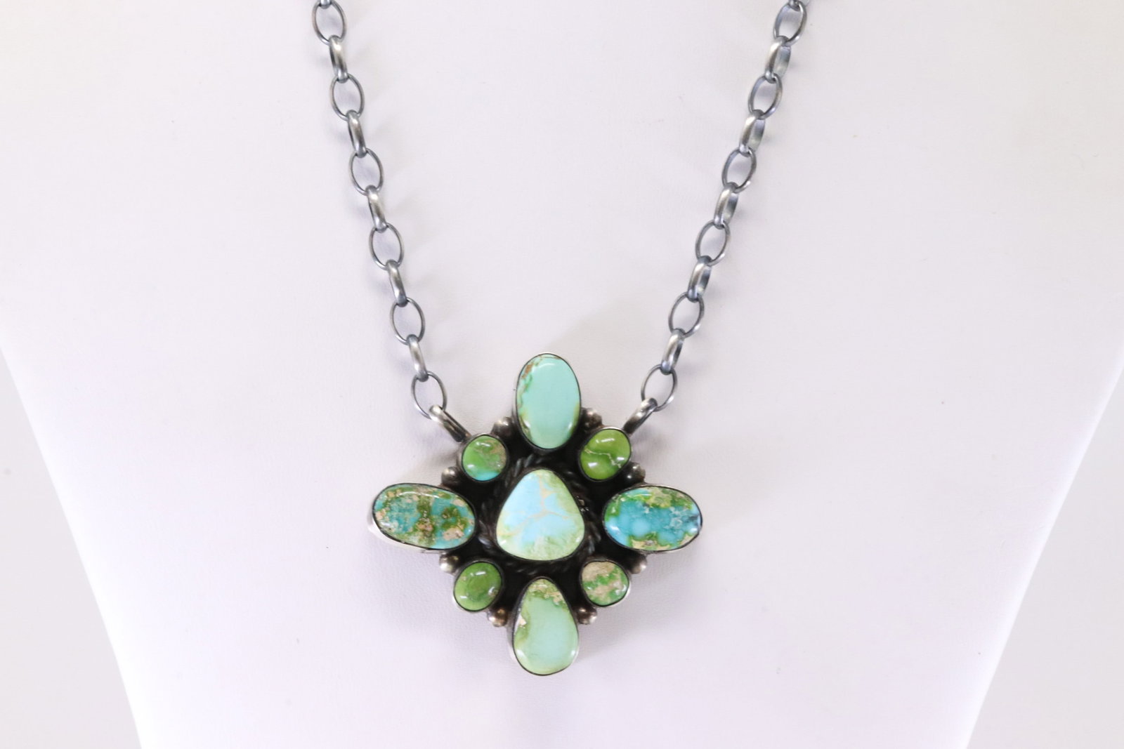 Native America Navajo Sterling Silver Sonora Gold Turquoise Necklace By Wilson Dawes.: This is a Native America Navajo Sterling Silver Sonora Gold Turquoise Necklace By Wilson Dawes. Stamp WD. Necklace Length: 16.00.