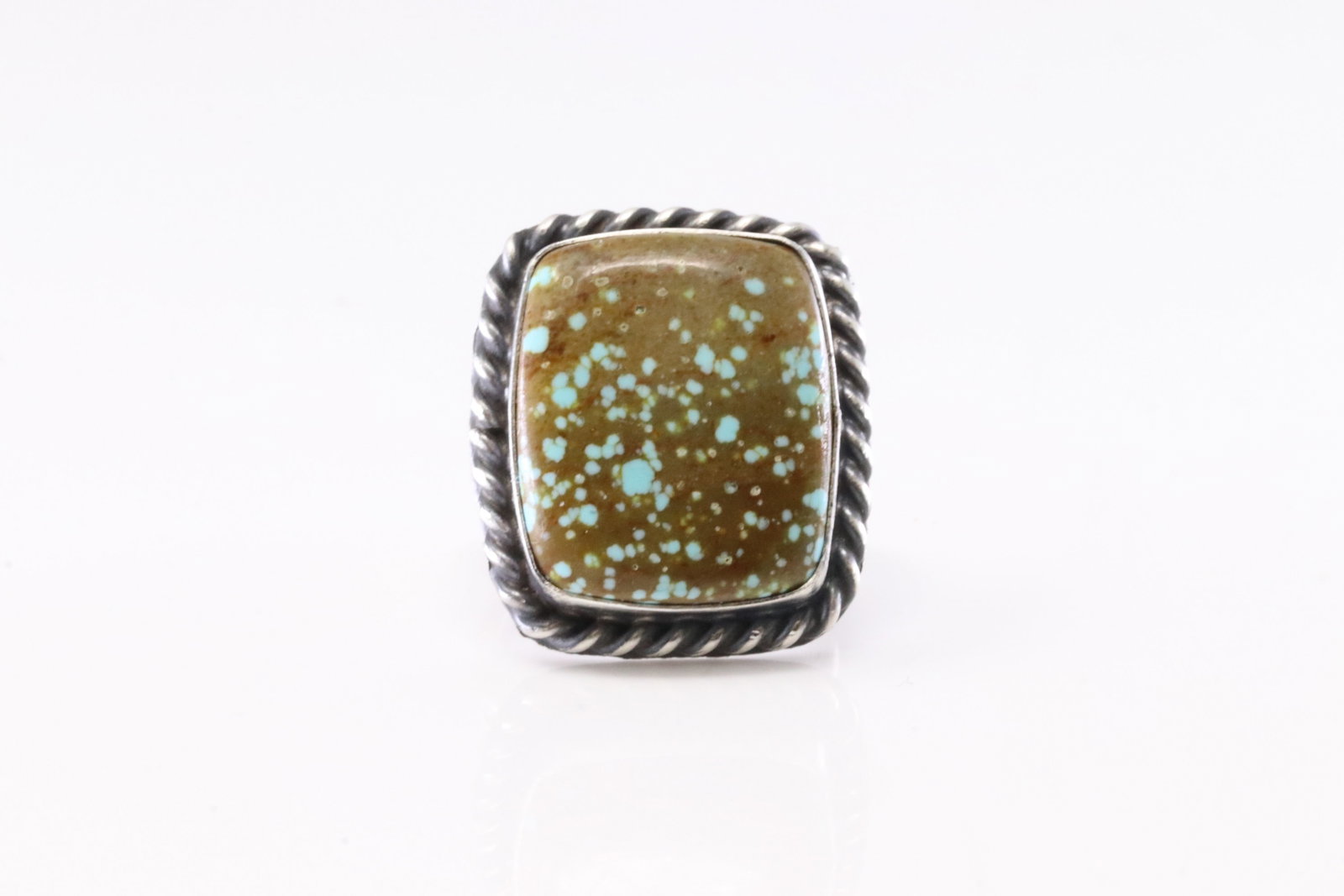 Native America Navajo Sterling Silver Turquoise Ring By SE.: This is a Native America Navajo Sterling Silver Turquoise Ring By SE. Stamp SE. Ring Size: 7.00.