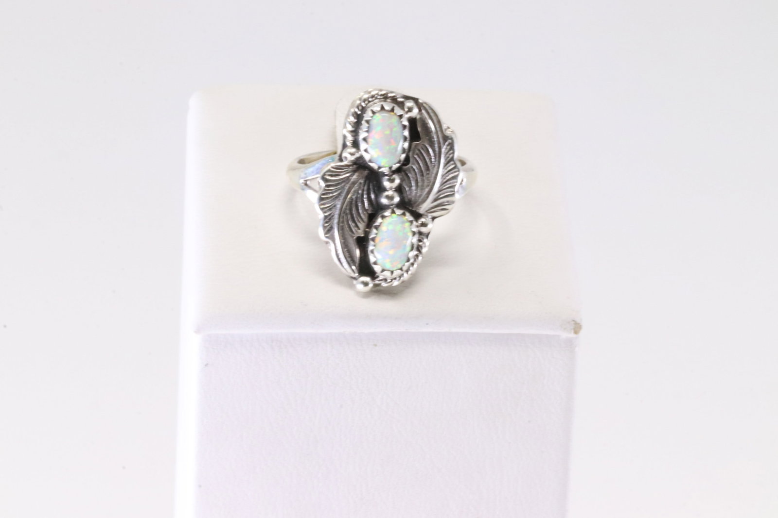 America Sterling Silver Opal Ring.: This is a America Sterling Silver Opal Ring. Ring Size: 6.50.