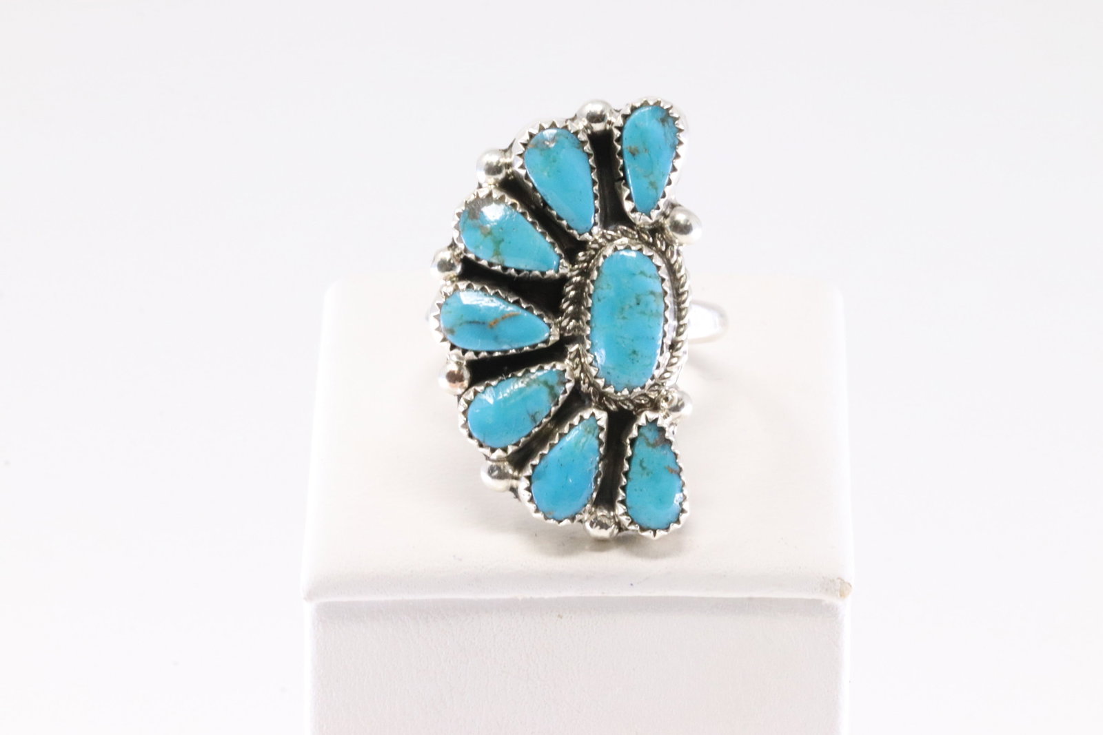 Native America Zuni Sterling Silver Kingman Turquoise Ring By AJW.: This is a Native America Zuni Sterling Silver Kingman Turquoise Ring By AJW. Stamp AJW. Ring Size: 9.00.