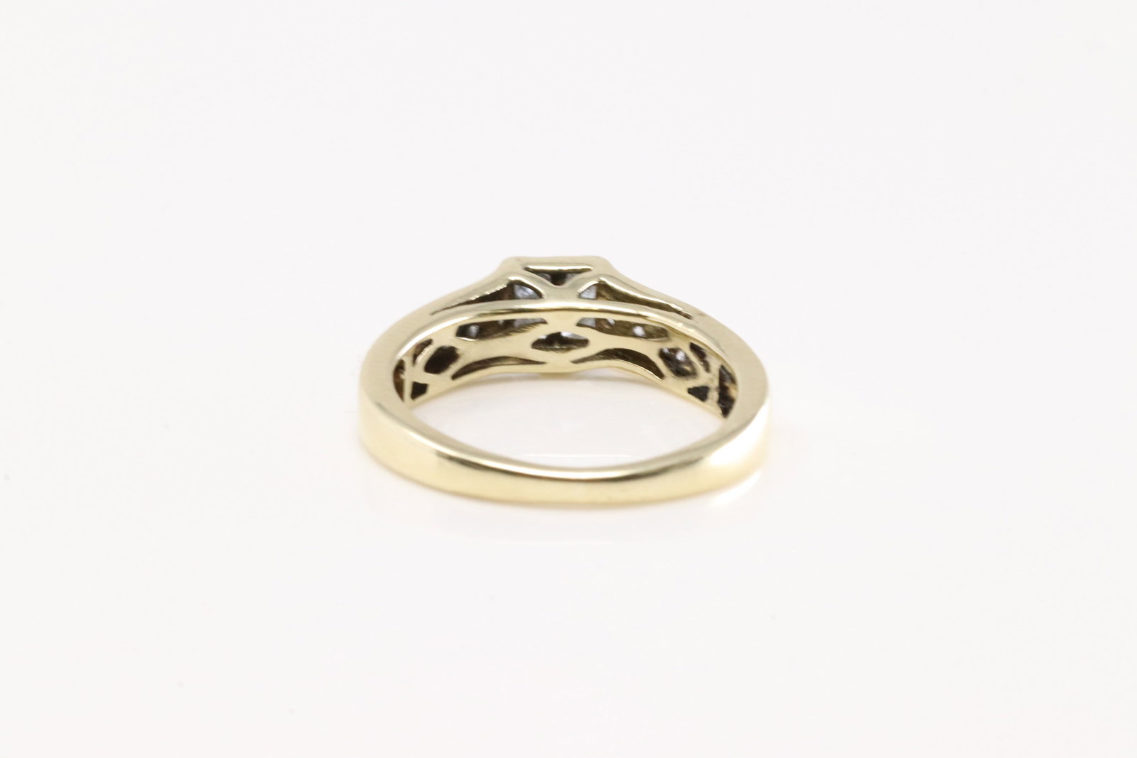 Diamond Ring 10Kt. - 4