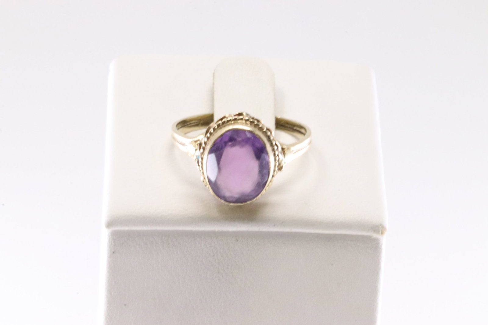 Amethyst Ring 14Kt.: Ladies 14Kt Yellow Gold Amethyst Ring. This Gorgeous Ring has Solitaire Round Amethyst Gemstone. Ring Size: 7.50. Total Weight: 2.65 Grams.