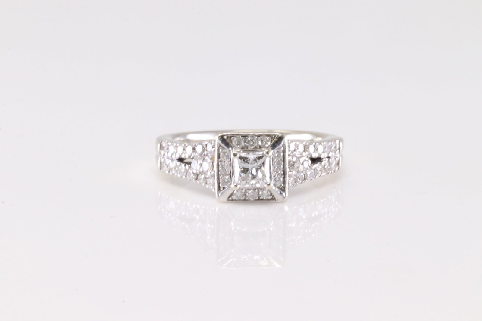Diamond Ring 14Kt. (1 of 4)